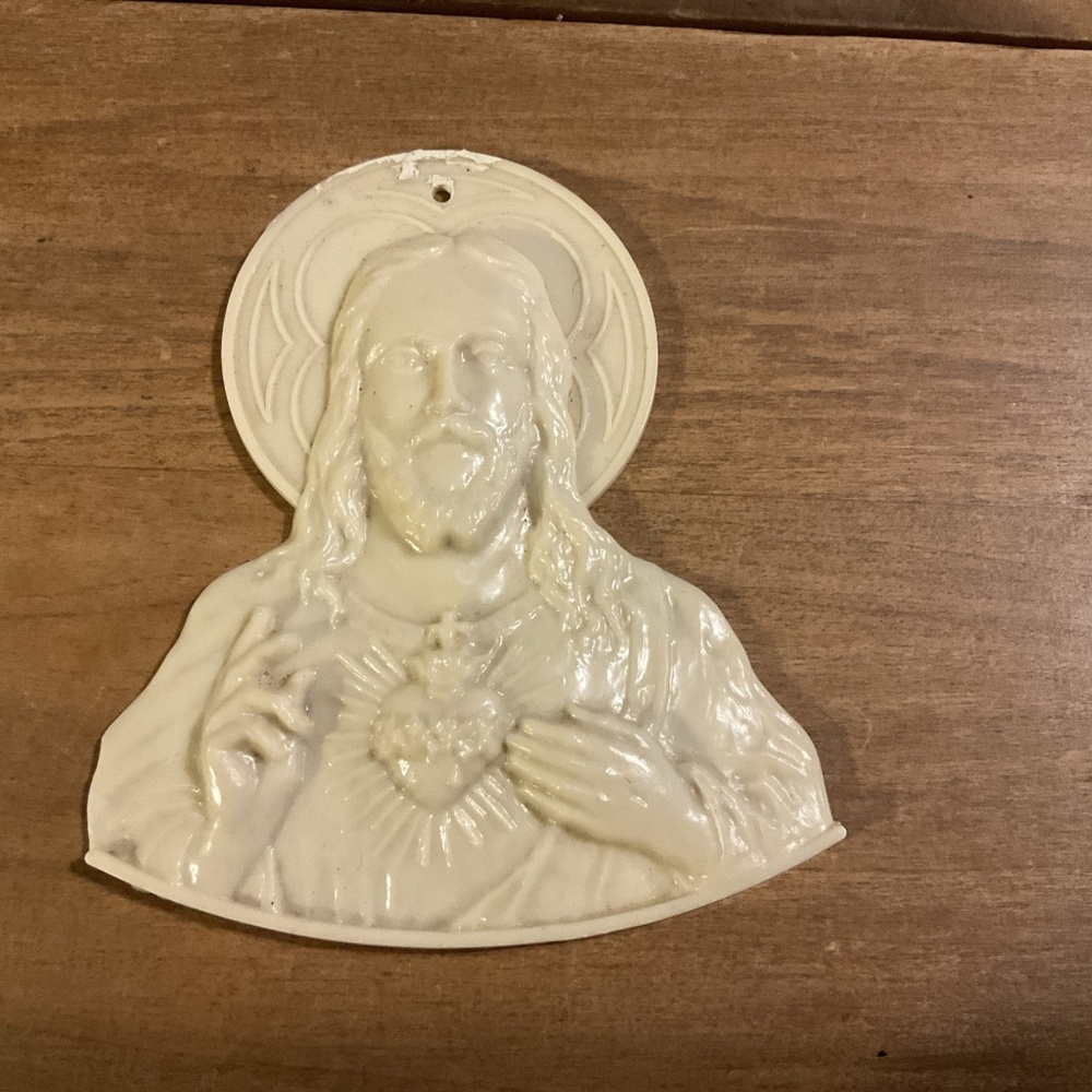 Vintage Plastic Sacred Heart Of Jesus Plaque